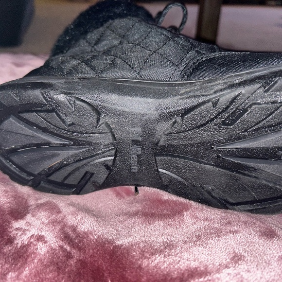 L.L. Bean Black Ankle Boots with Fur Lining - Picture 3 of 3